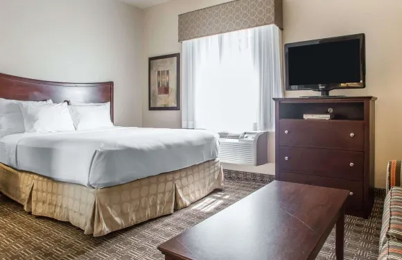 聖羅伯特主要留宿套房酒店 - 伍德堡雷奧納德