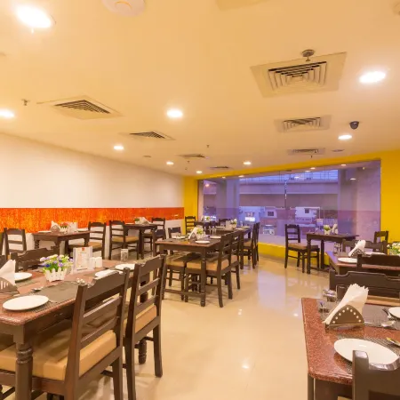 Ginger Chennai - Vadapalani Отели рядом с достопримечательностью «Конгресс-центр BKR»