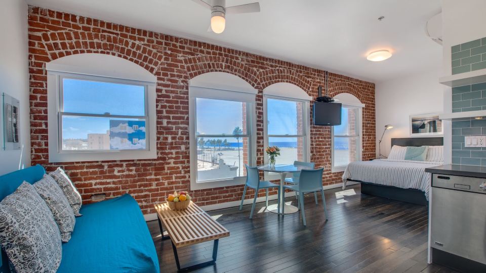 Venice Breeze Suites
