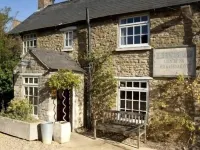 Finch's Arms - bar
