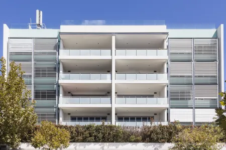 Gallery Serviced Apartments Отели рядом с достопримечательностью «Университет Нотр Дам Австралия»