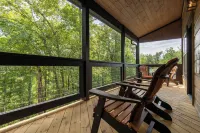 Splashin and Relaxin Hotels in Sevier County