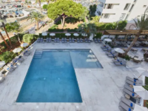 Hotel Tres Torres Hotels in Santa Eularia des Riu