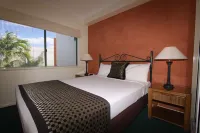 Mid City Luxury Suites Hotels in Woree