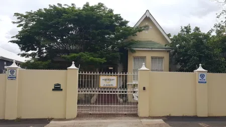 Sommersby Bed & Breakfast Отели рядом с достопримечательностью «Университет Квазулу-Натал»