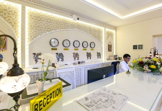 호텔 로비 전경