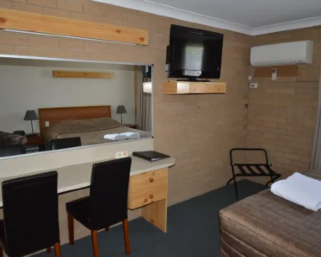Alexander Motor Inn Hotels in Moree