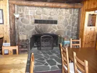 The Twin Lakes Inn