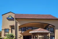 Days Inn by Wyndham Lumberton Hotels in Lumberton