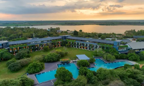 DoubleTree by Hilton Weerawila Rajawarna Resort