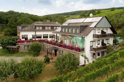 Hotel Kühns Mühle Hotels in der Nähe von Weingüter Geheimrat J.Wegeler GmbH & Co. KG