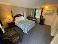 School House Inn Hotels in Hale's Location