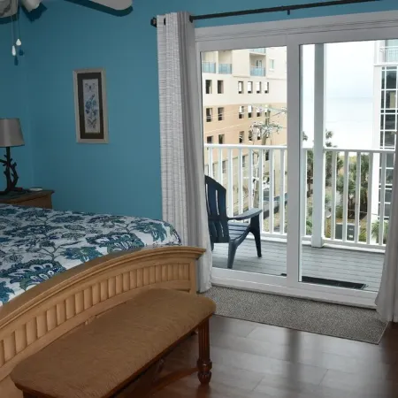 SPACIOUS & PERFECT PLACE TO VACATION AT THE BEACH!