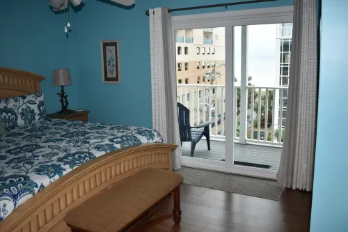 SPACIOUS & PERFECT PLACE TO VACATION AT THE BEACH!