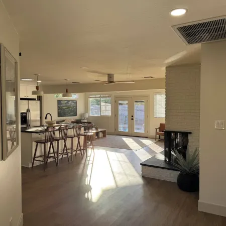 3-bedroom bungalow with pool and hot tub