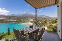 Lighthouse Apartments - Mountain view