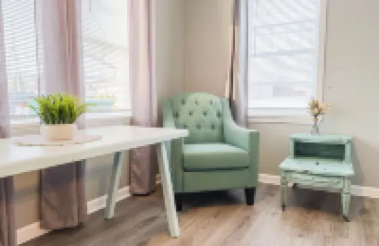 The Stone Castle - with Private Yard & Parking, Near Falls & Casino by Niagara Hospitality