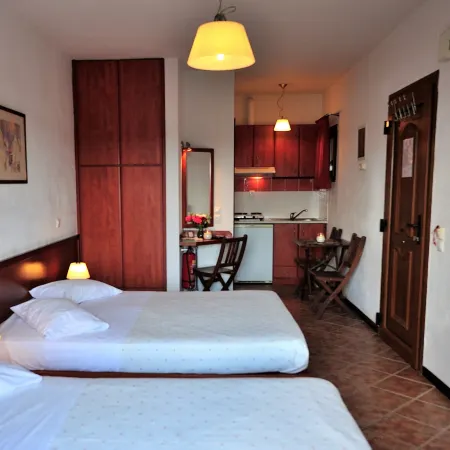 Eye Q Resort