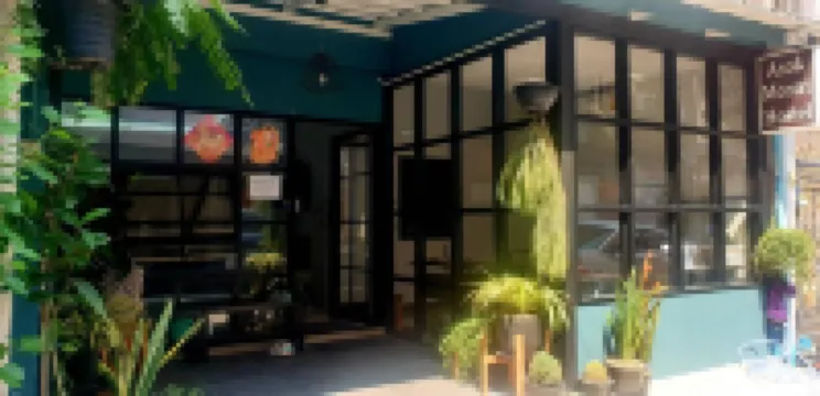 อโศกมนตรี โฮสเทล โรงแรมใกล้บีทีเอส อโศก