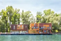 ArkaBarka Floating Hostel
