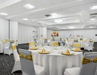 DoubleTree by Hilton New York JFK Airport - Airport Shuttle