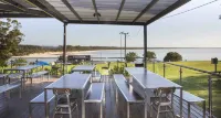 Huskisson Hotel - Parking