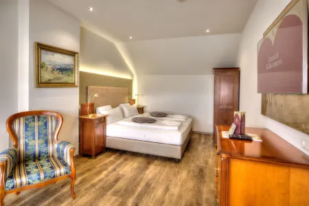 Schlosshotel Mondsee Отели рядом с достопримечательностью «Red Bull Headquarters»