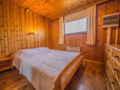 Ardennes Chalet Near Somme-Leuze with Terrace Hotels in 