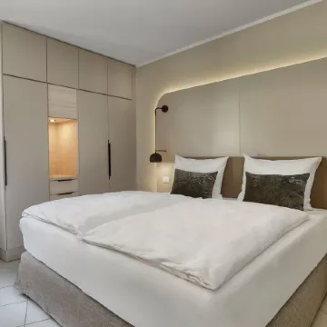 June Stay Lake Garda