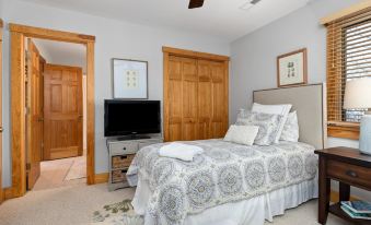 111 Hickory Springs in Wintergreen Resort