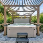 4b 2b w Hot Tub BBQ Firepit 9mins to Beach