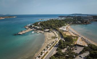 Cama Luxury Suites Kavouri
