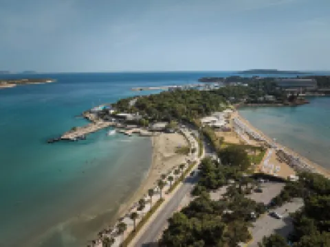 Cama Luxury Suites Kavouri