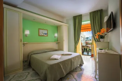 Hotel Rivamare Отели в г. 