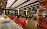 Mayfair Spa Resort & Casino - Bares