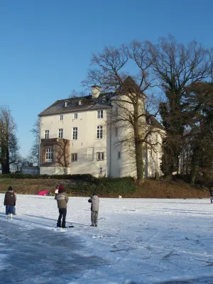 Burg Boetzelaer Отели в г. Хальдерн