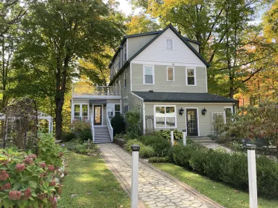Vintage Inn at Veritas Estate Hotels in Casco Township