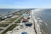 Expansive Beachfront Area and Elevated Deck - Stunning Coastal Retreat