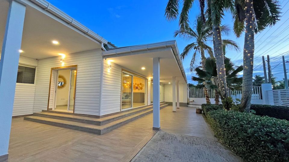 Zaba Beach House