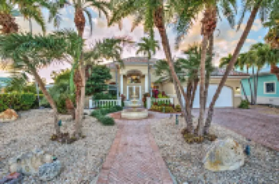 Waterfront Oasis W Boat Dock Heated Pool Hotels in Key Colony Beach