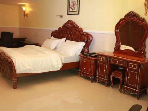 Greatwood Hotel