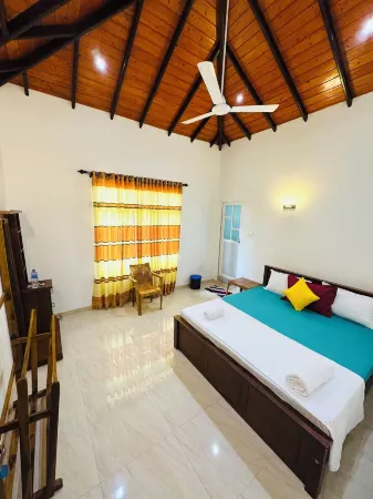 Ahasna Airport Villa Отели в г. Miriswatte