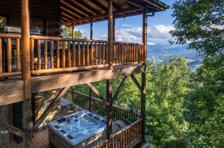 Luxury 4200 Sqft Log Cabin on 50 Acres Sleeps 16