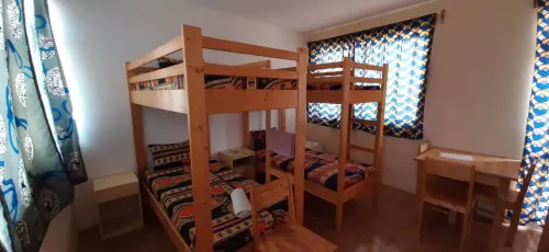 Room in Guest Room - Beautiful 1 Bed in Mixed Dormitory Room 1 - Ah Maio