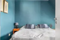 5-Bed-Rooms House with Jacuzzi, Free Parking, and 2 Toilets-Bath in Malmö - balcone