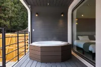 IZA GLAMPING Chihaya-Akasaka Village Hotels in Chihayaakasaka