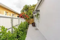 Miami North Beach Hotels near T.J. Maxx & HomeGoods