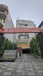 FLESTA Lach Tray Serviced Apartment - parking