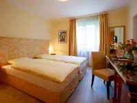 Hotel Garni Golf - Parvekkeita