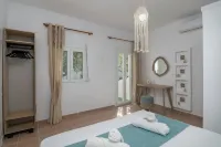 Summer Residence - Sea View Retreat in Provatas, Milos